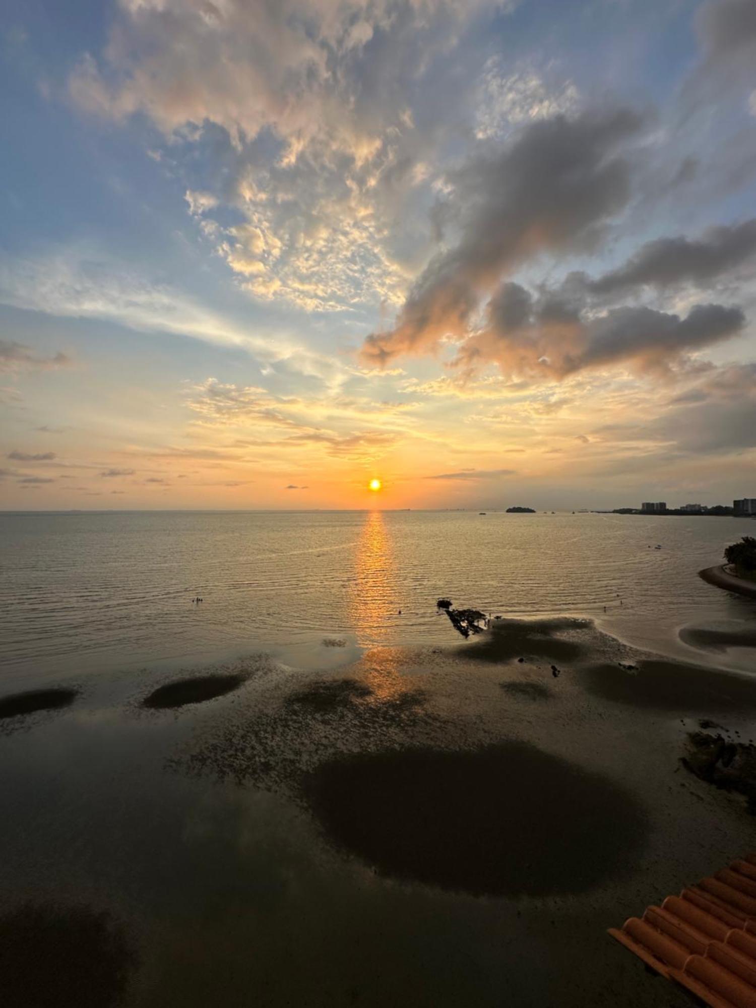 Seaview Paradise Penthouse @Portdickson Apartment Port Dickson Bagian luar foto